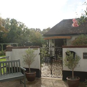 Woodacre B & B
